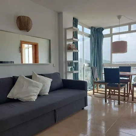 Piso Con Vista Despejada Al Mar *