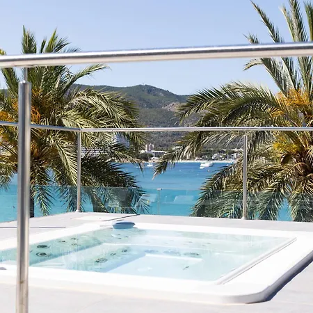 Hotel Seramar Comodoro Playa 4*