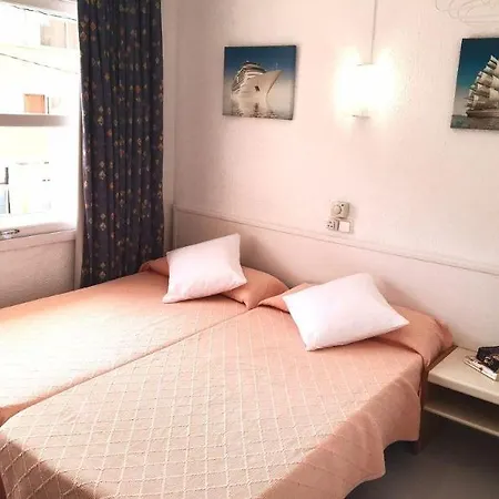 Hsr Gil (Adults Only) Albergue