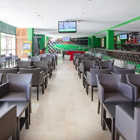 Fergus Club Park 4*