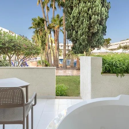 Fergus Club Park Hotel 4*