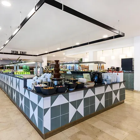 Fergus Club Park Hotel 4*