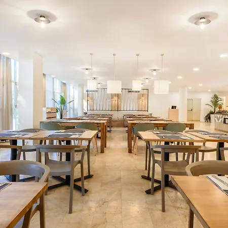 Fergus Club Park Hotel 4*