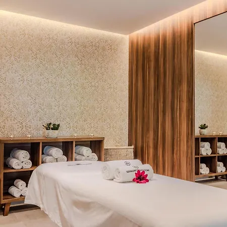 Aparthotel Zafiro Palace Palma Nova (Mallorca)