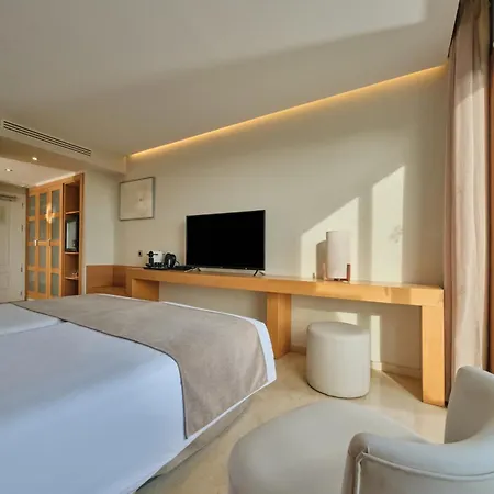Hotel Son Caliu Oasis 4*