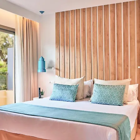Zafiro Aparthotel 4*