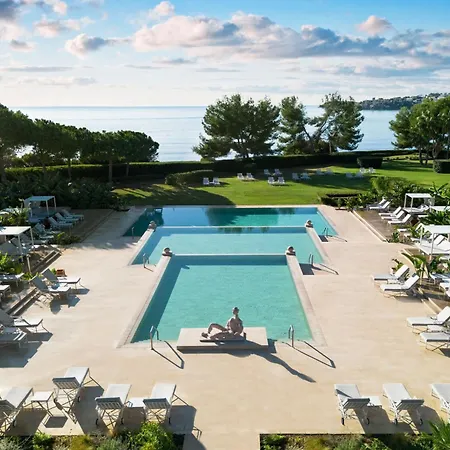 The St. Regis Mardavall Mallorca