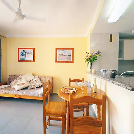 Martinez Aparthotel 2*
