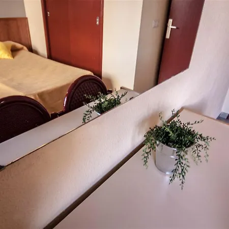 Martinez Aparthotel 2*