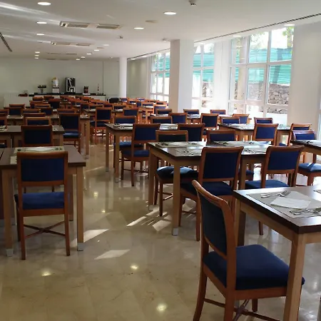 Fergus Club Park 4*