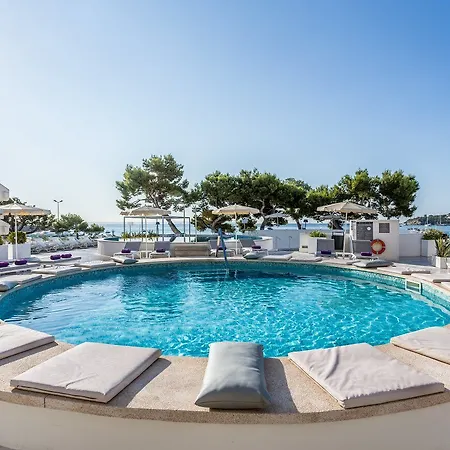 Fergus Style - Adults Only Hotel