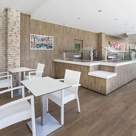 Globales Hotel 4*
