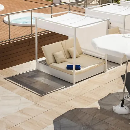Globales Hotel 4*